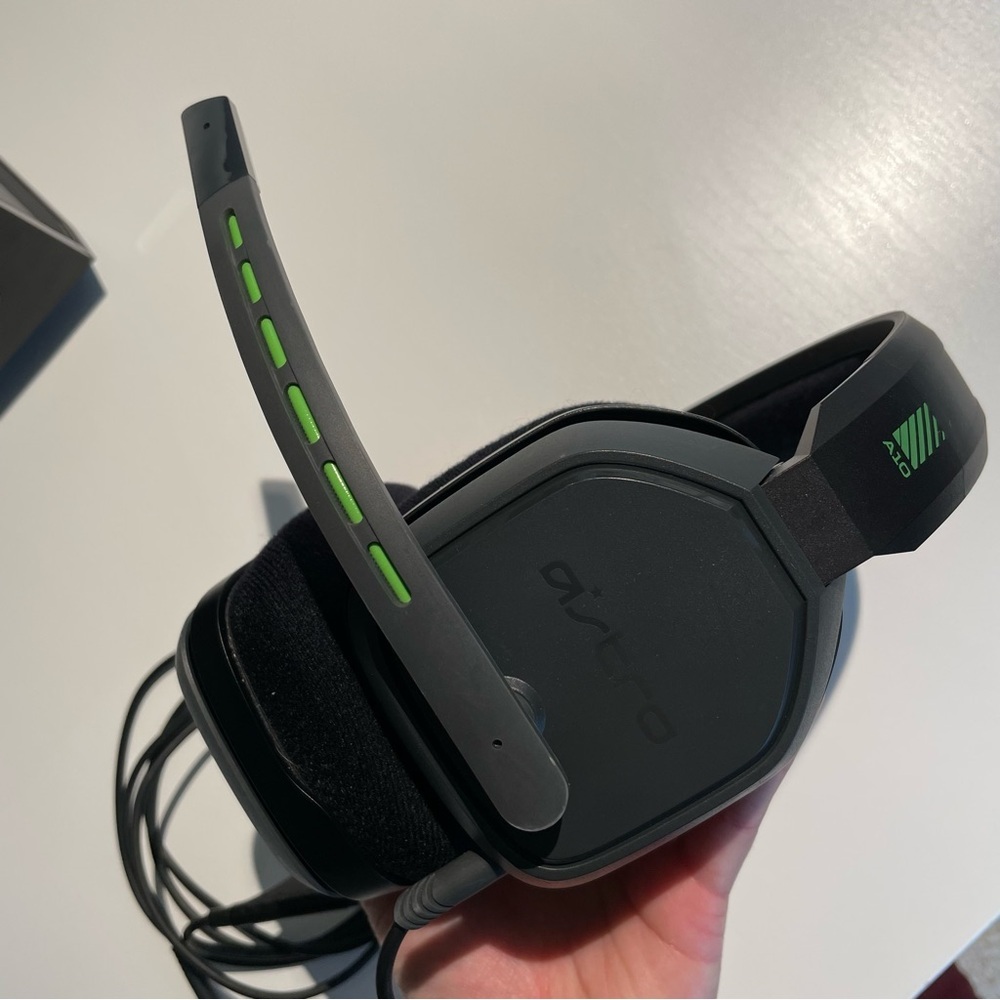 Xbox One Console Model 1540 Bundle Controller Headphones Headset TESTED WORKING - Picture 8 of 16